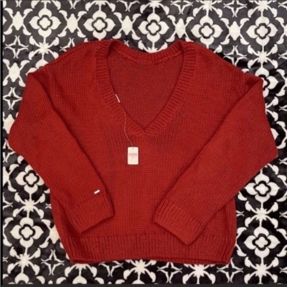 Pink Victoria’s Secret BOYFRIEND V-NECK SWEATER - Picture 1 of 5